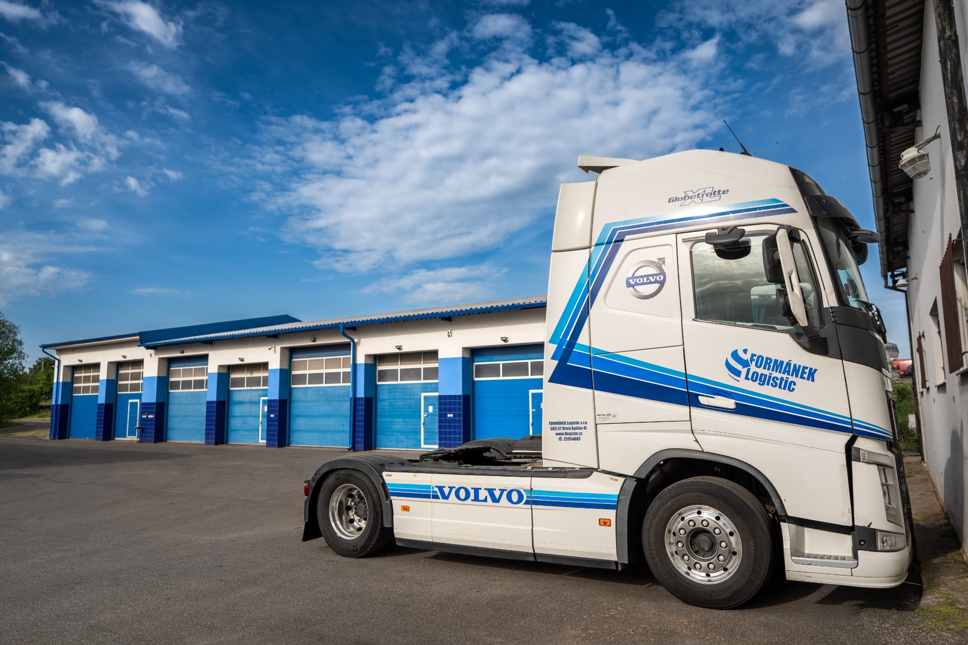 Tahač Volvo FORMÁNEK Logistic připravený k jízdě